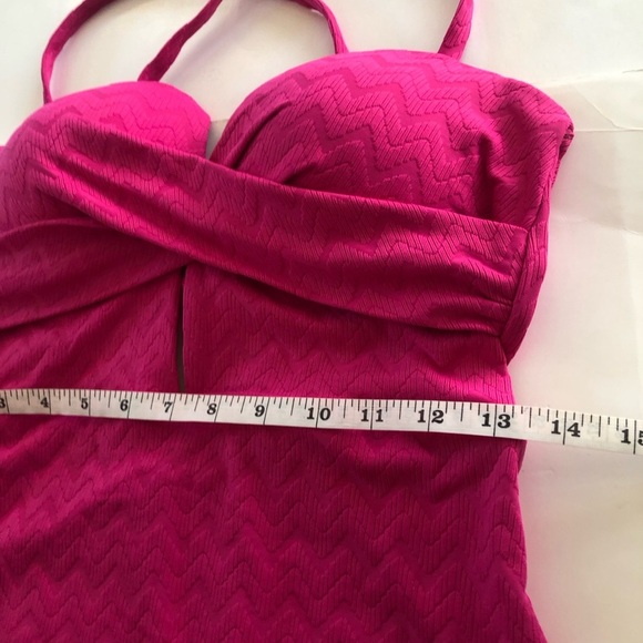 Cupshe Textured Wrapped Crossback Cut Out Molded Cups One Piece Swimsuit Size M - Picture 9 of 14